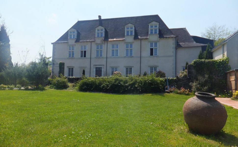 Superbe Château Renaissance datant du XVIIe siècle, avec un parc de 5,8 hectares